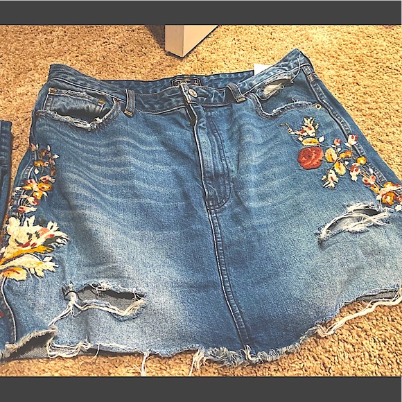 Abercrombie and Fitch skirt size 31 - Picture 1 of 1